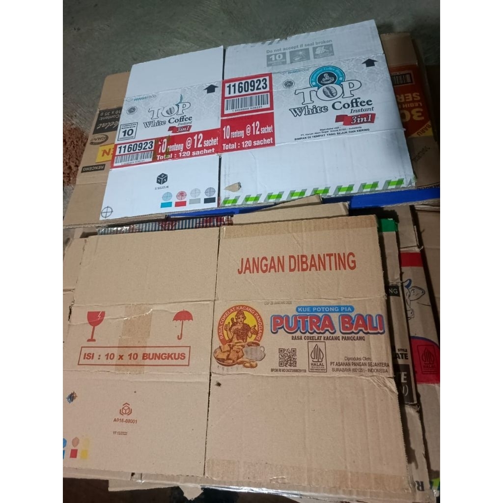 

kardus bekas baru dan bersih per 1 kg