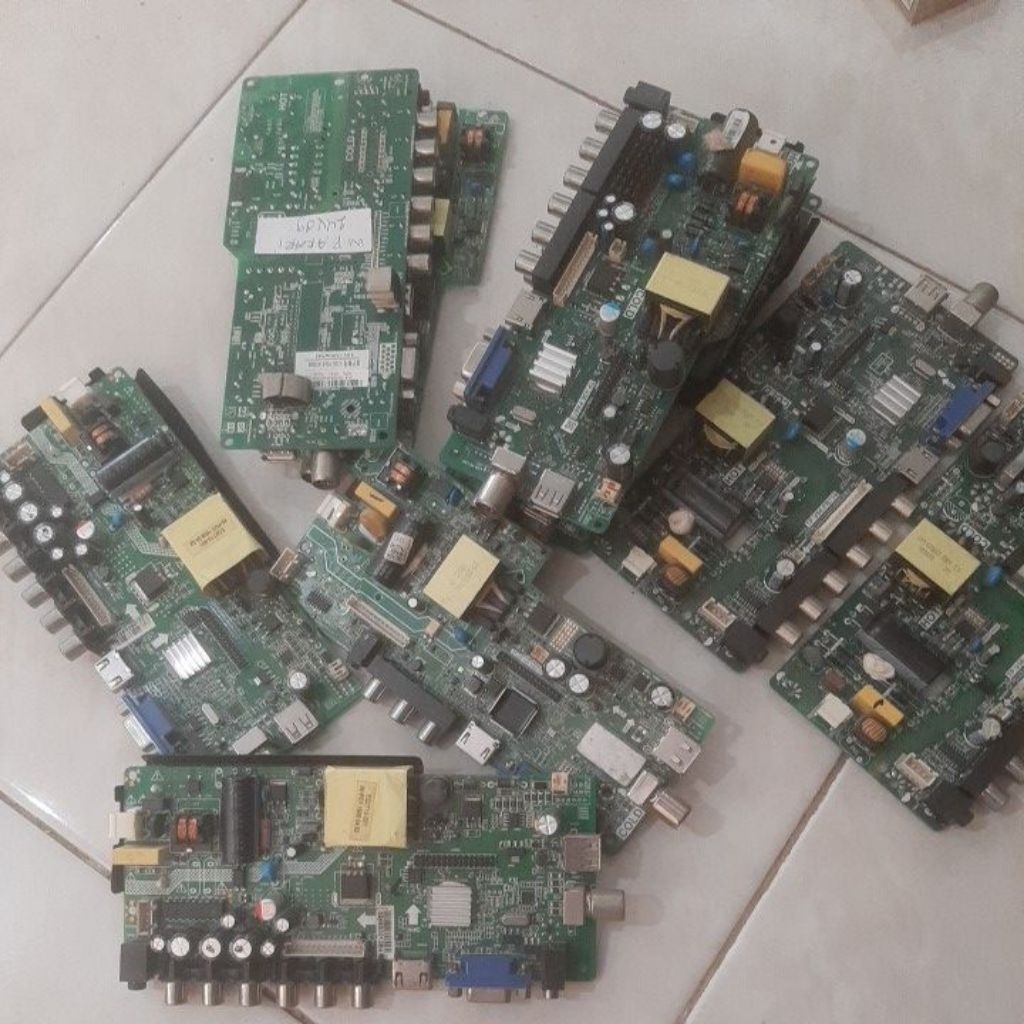 Mesin tv led 24in universal mati perawan