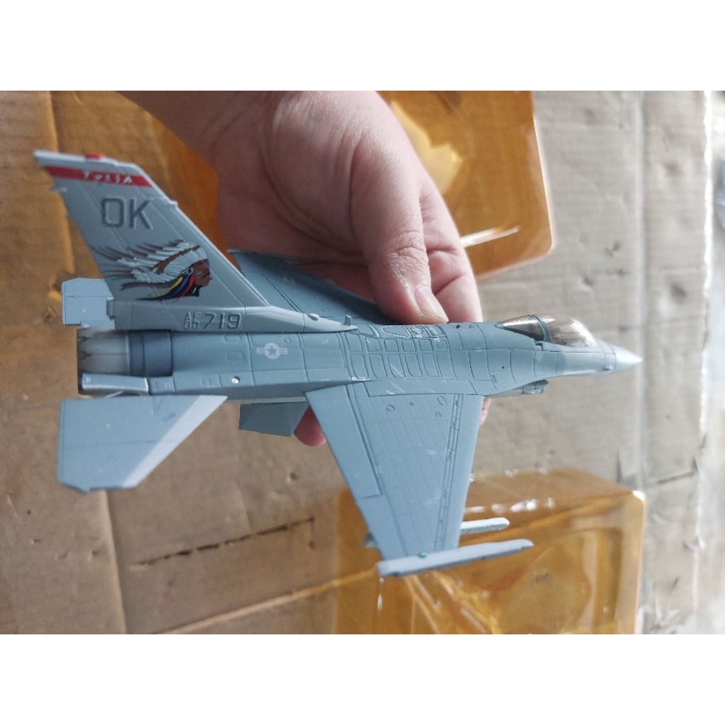 dragon wings warbird series skala 1/72 f-16 fighting falcon viper diecast pesawat tempur die cast me