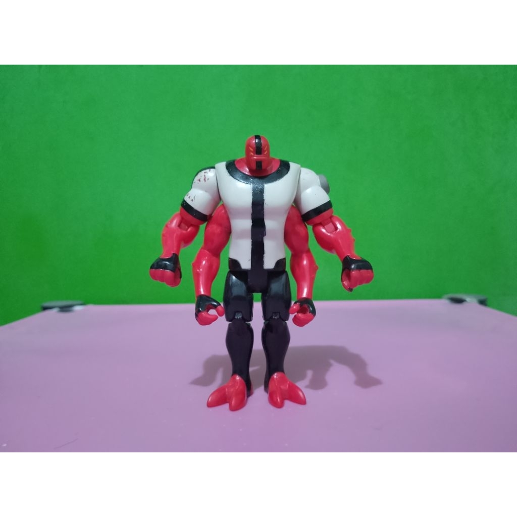 Figure BEN 10 ULTIMATE ALIEN - FOUR ARMS - CN Murah Retro Vintage Rare Koleksi Mainan Anak Anak Nost