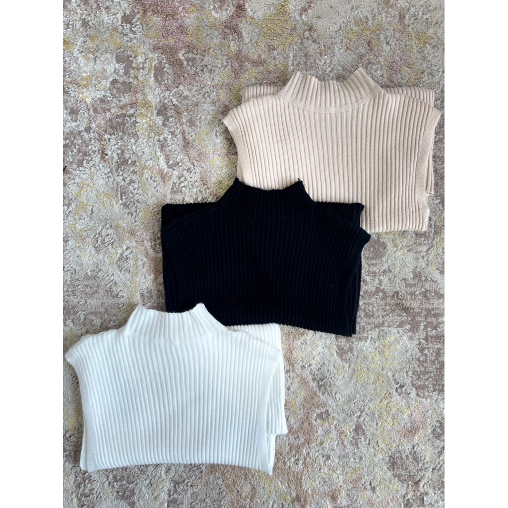 Inner Sleeveless Turtleneck