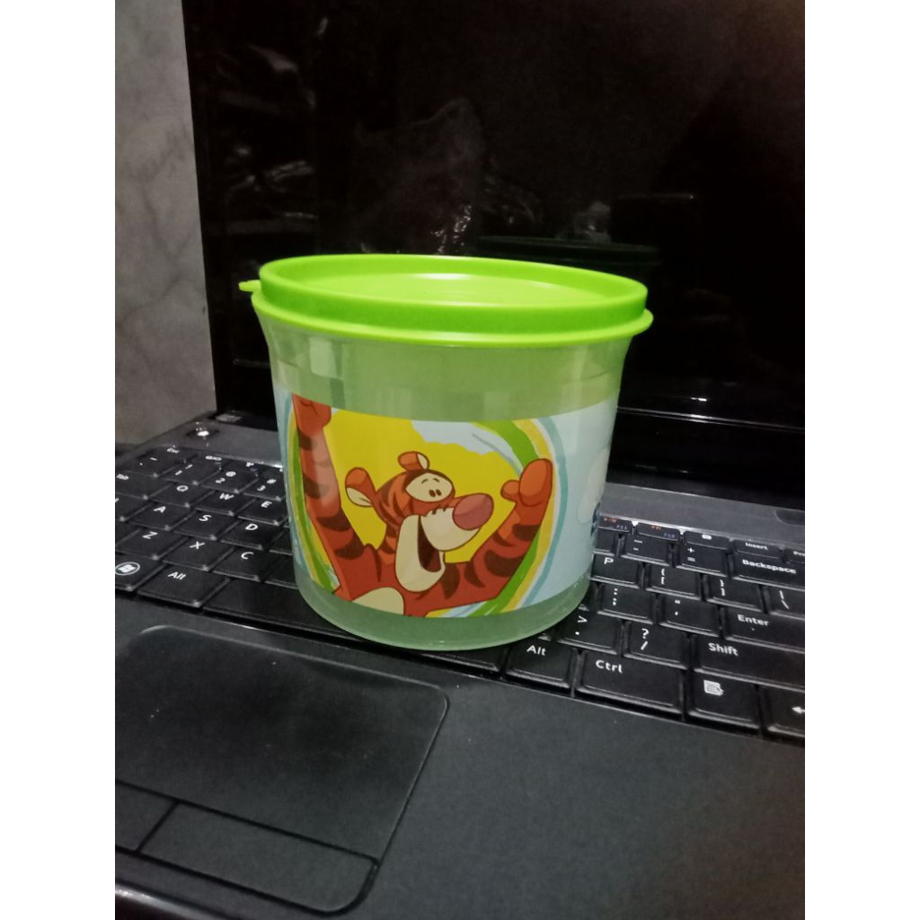 pooh  and friends canister tupperware / tupperware jadul / tupperware malaysia / toples tupperware