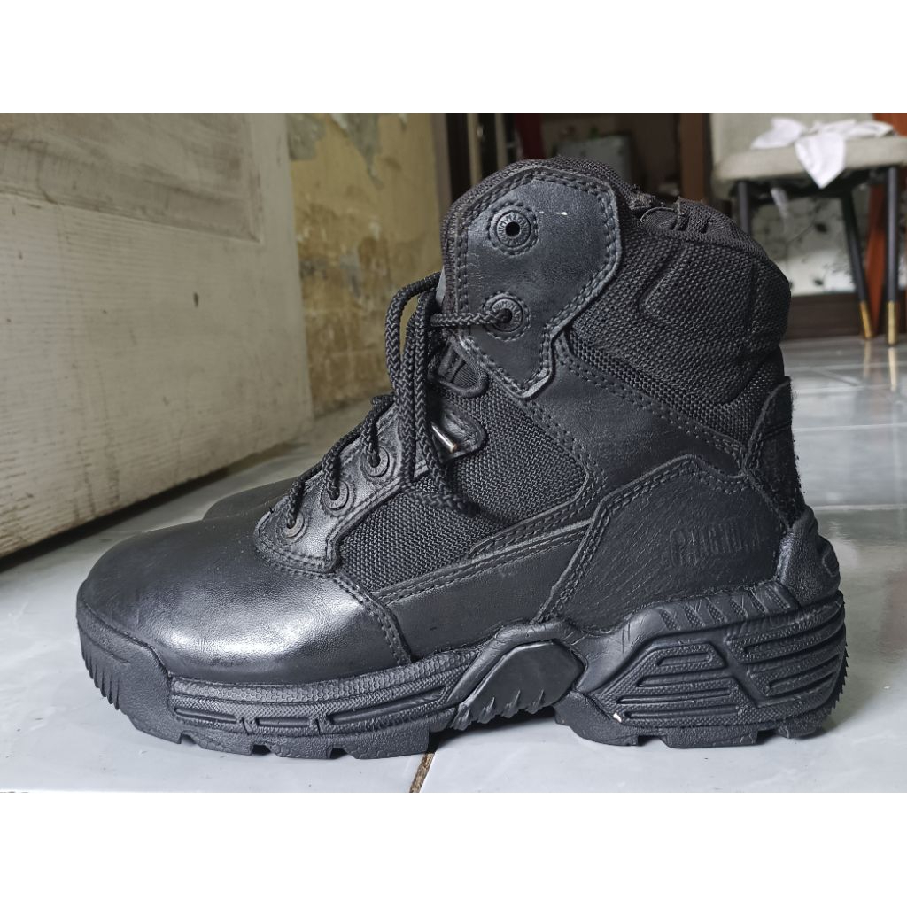 Sepatu Boot Tactical Magnum size 40