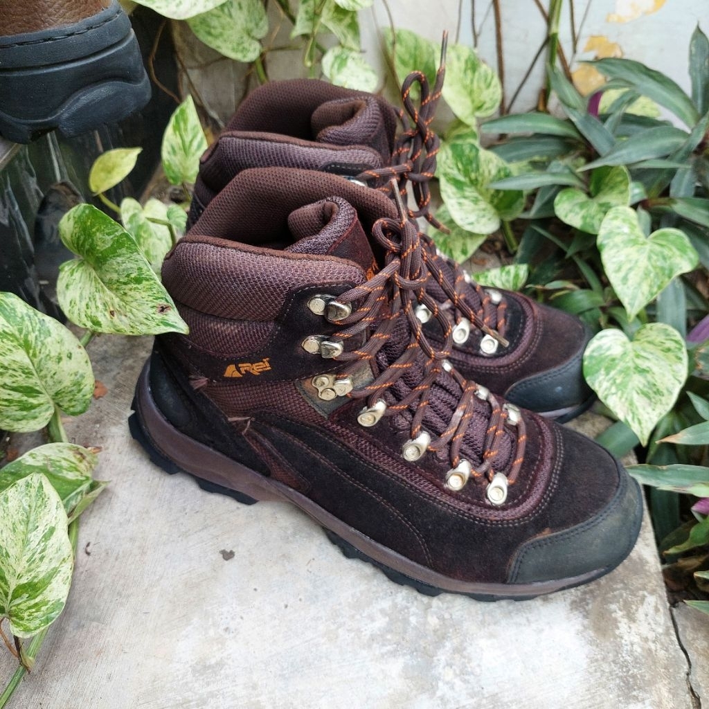 sepatu gunung second arei size 43(28cm)
