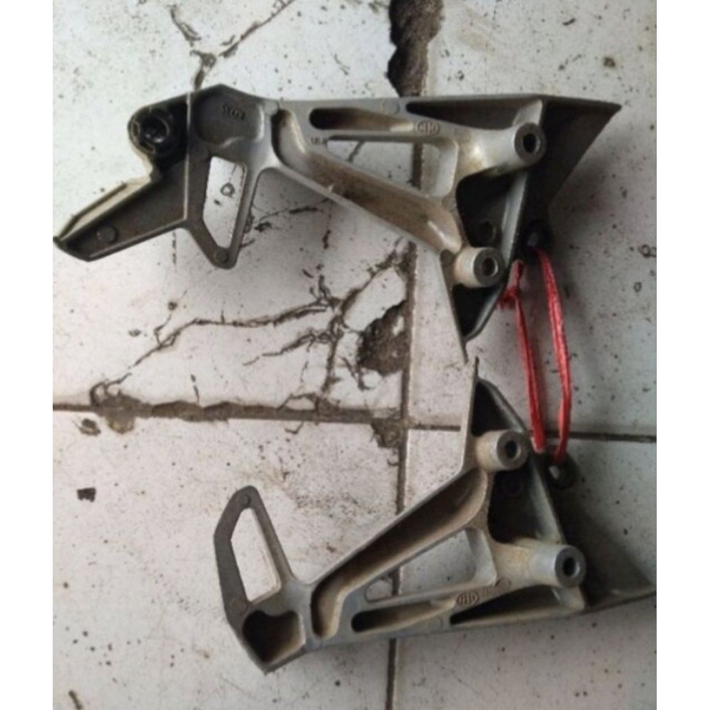 Footstep Belakang Revo fi Original Copotan