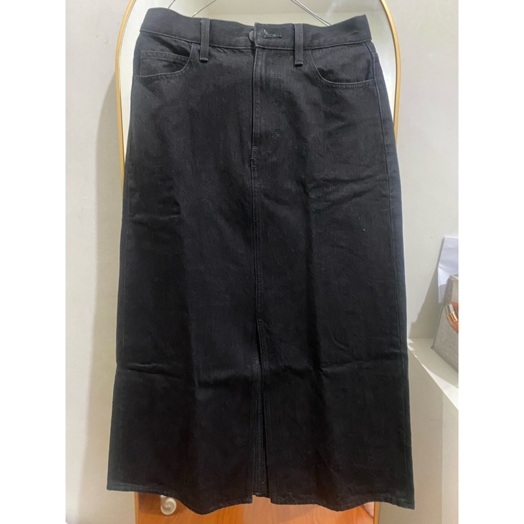 uniqlo rok jeans warna hitam preloved
