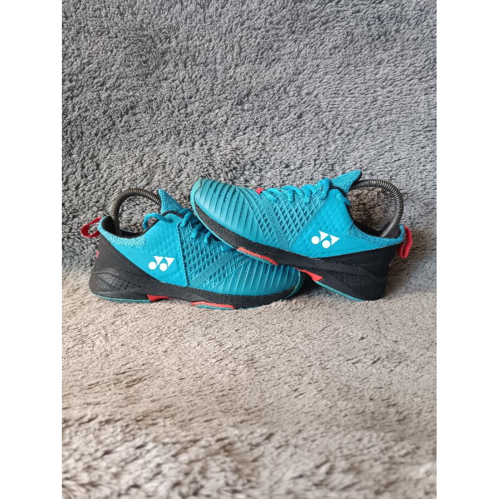 SEPATU BADMINTON TENIS YONEX SONICAGE 3 ORIGINAL SIZE 37 SECOND RINGAN MURAH