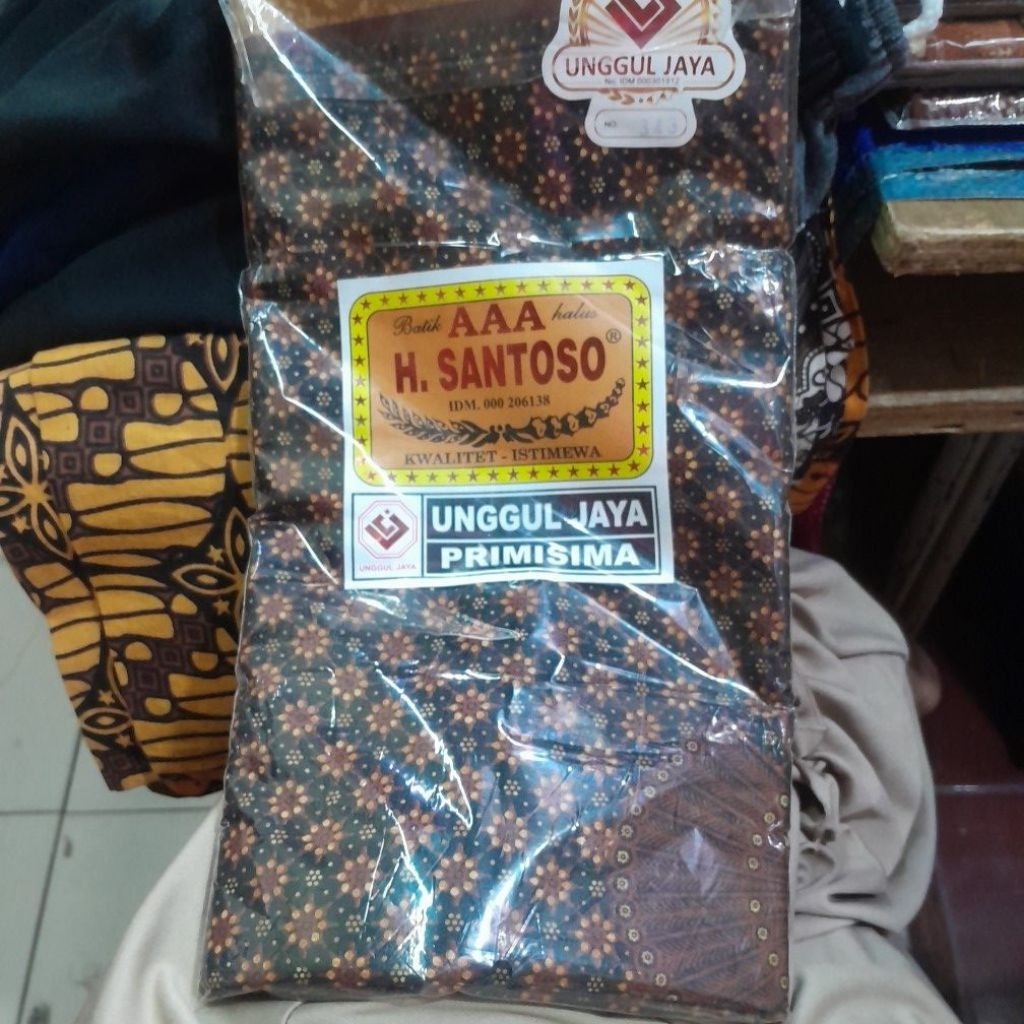 Kain Panjang Santoso