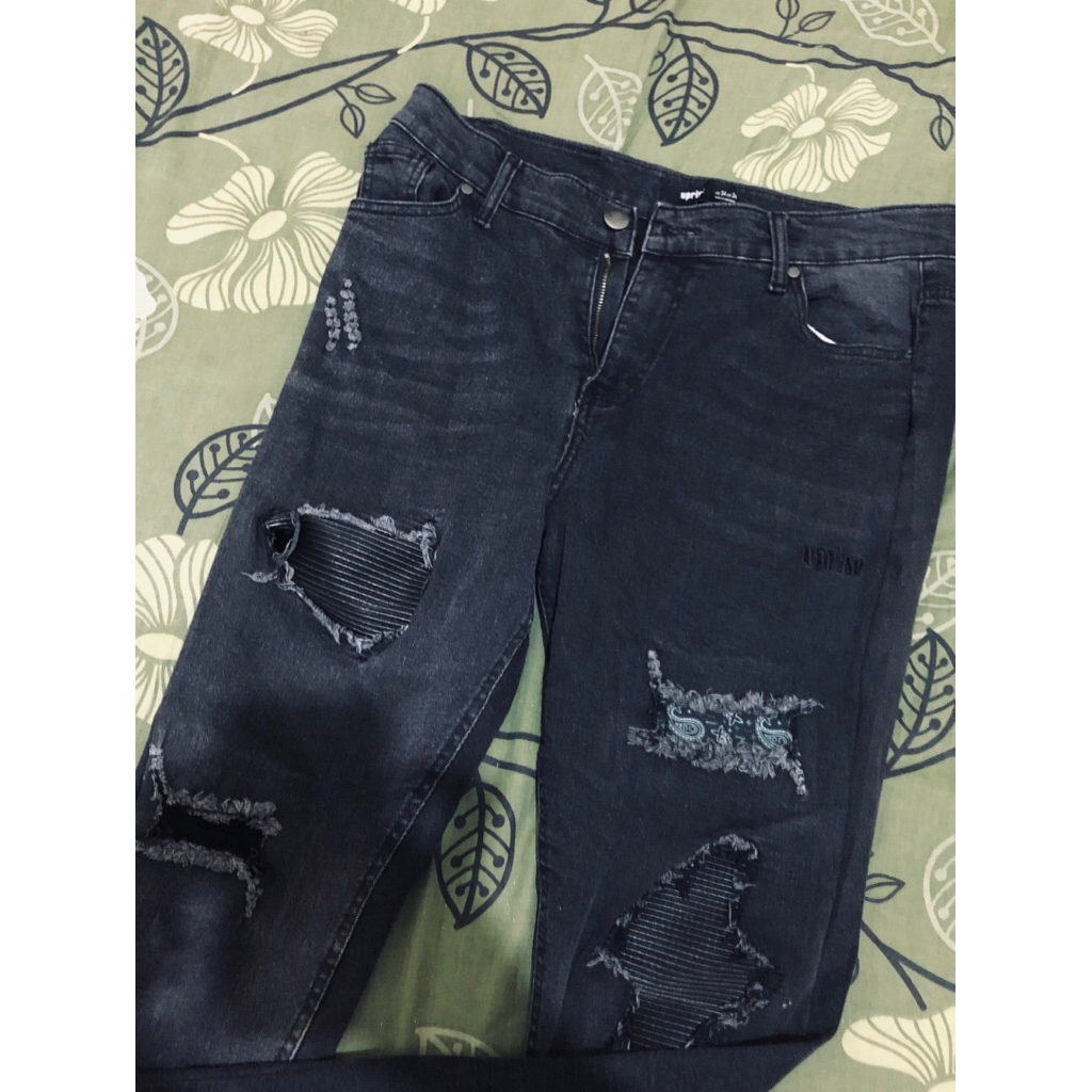 CELANA UPRISE SECOND