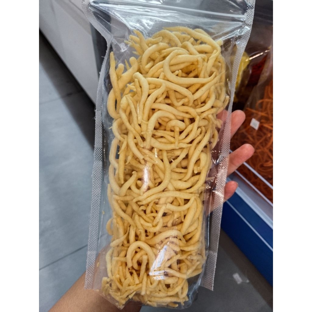 

KERIPIK CURUT KEJU STICK 200 GR