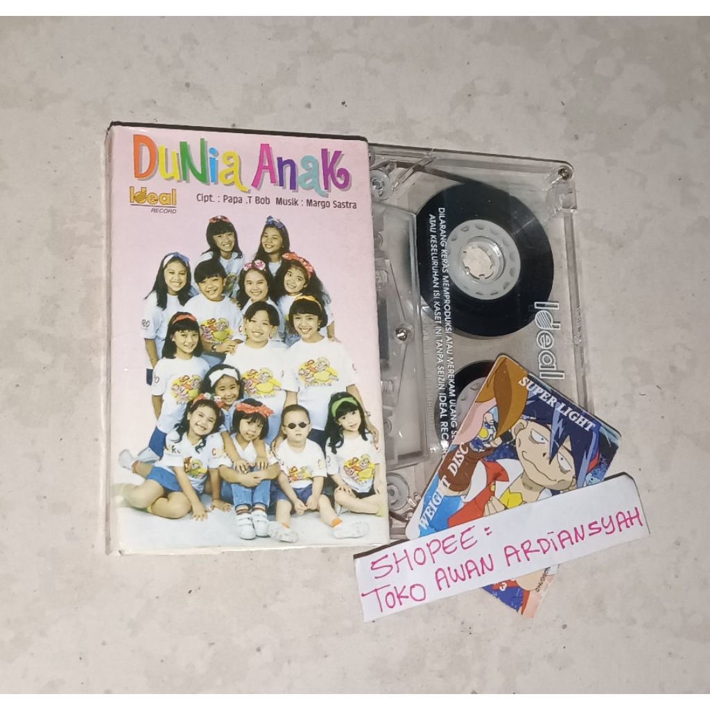 kaset pita dunia anak trio kwek kwek dkk (cover kaset ada robek, liat semua foto)