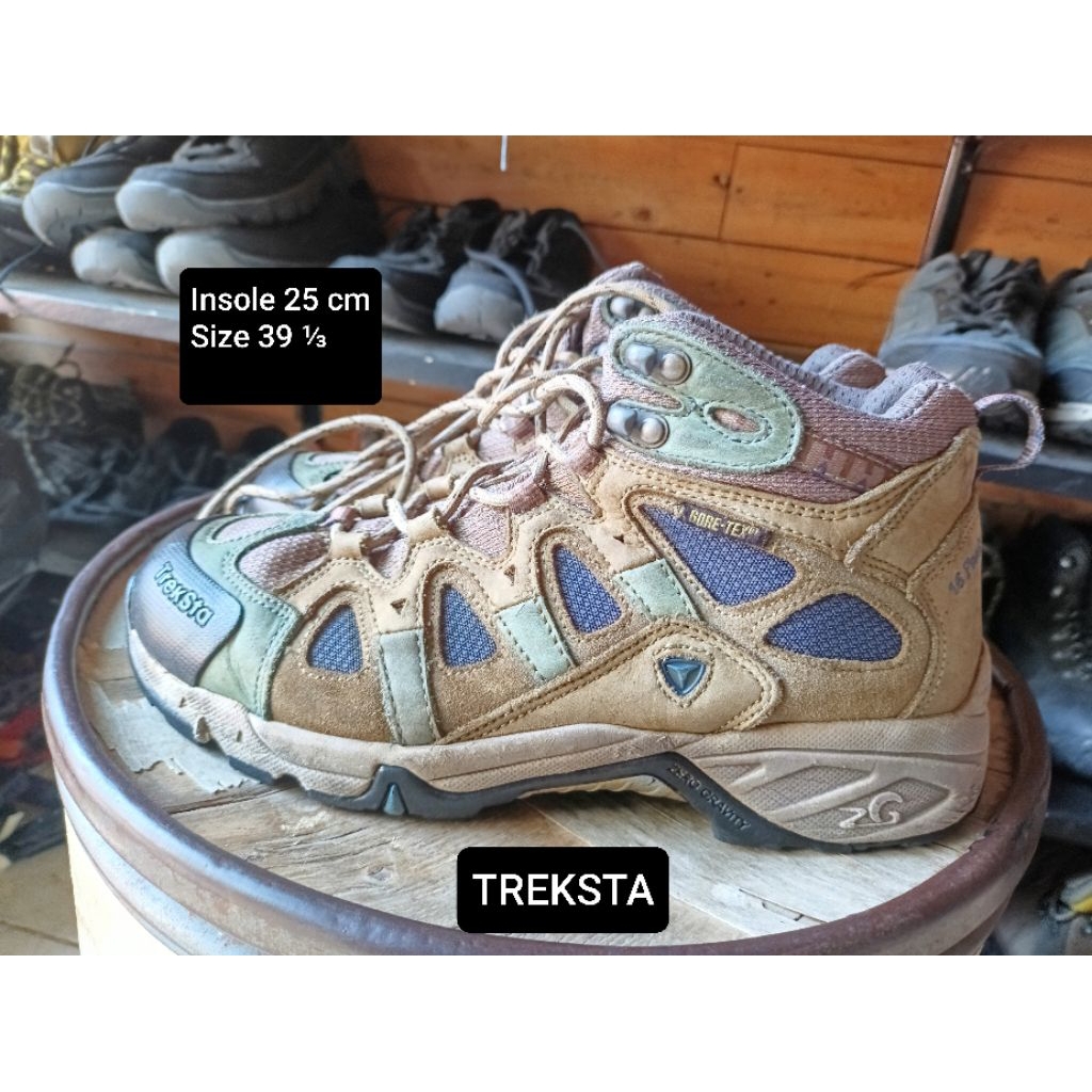 sepatu gunung second merk treksta size 40