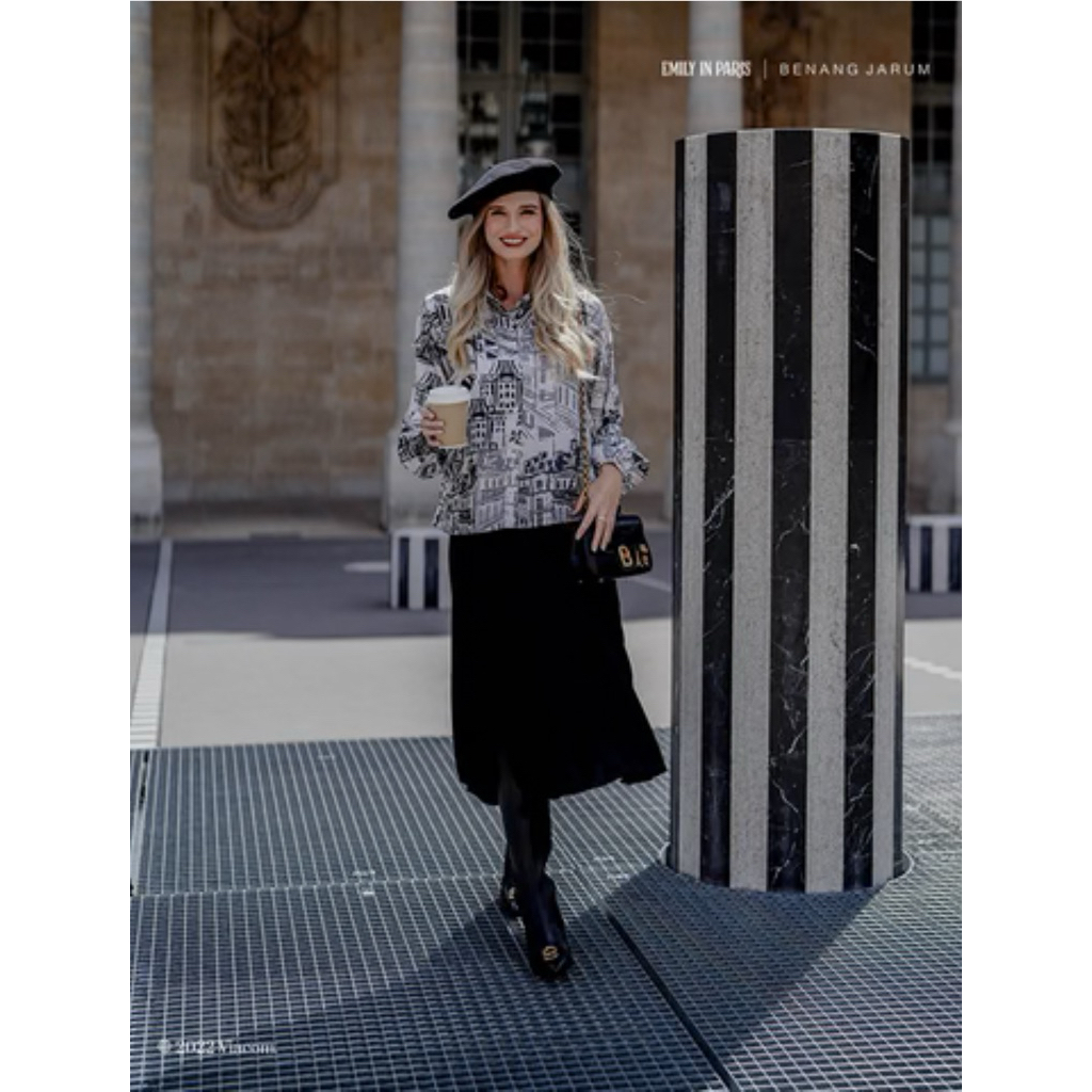 Benang Jarum Emily in Paris