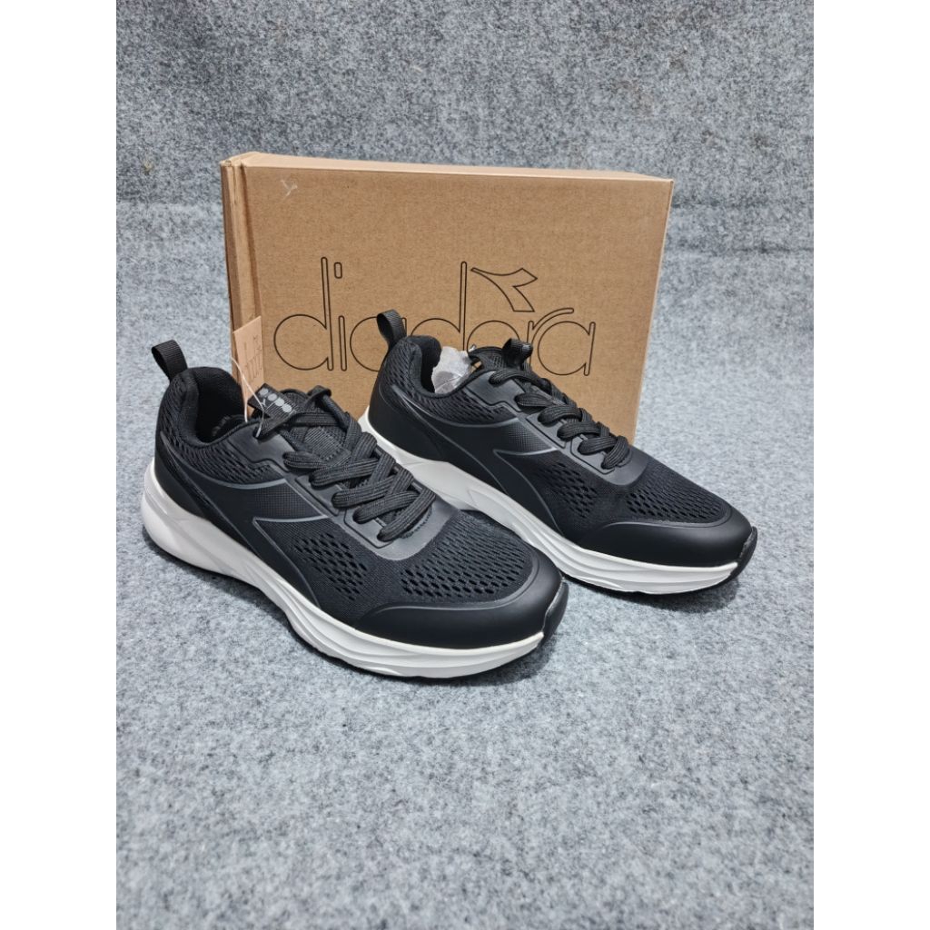 DIADORA MONACO ORIGINAL / DIADORA FITNES / SEPATU HITAM / SEPATU SEKOLAH