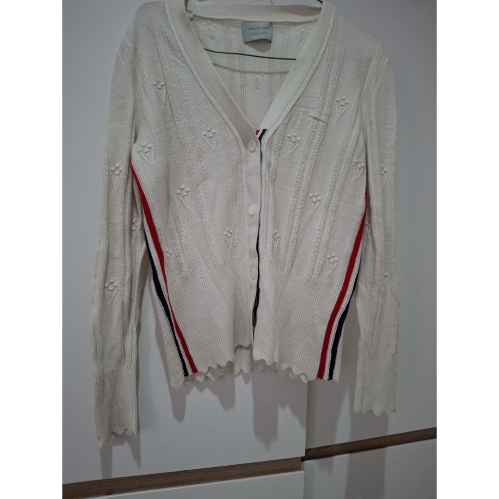 cardigan rajut warna putih kombinasi