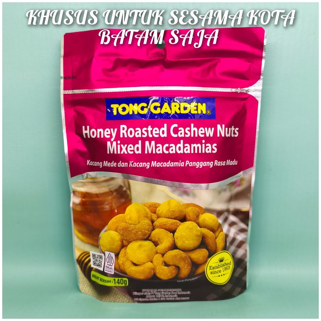 

Tong Garden Honey Roasted Cashew Nuts Mixed Macadamias 140 gram