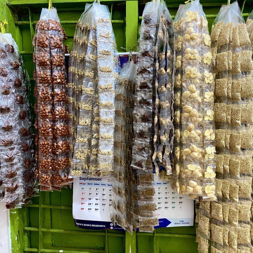 

BUMBU DAPUR RENCENGAN | BUMBU KEMIRI BELAH | HARGA GROSIR MURAH