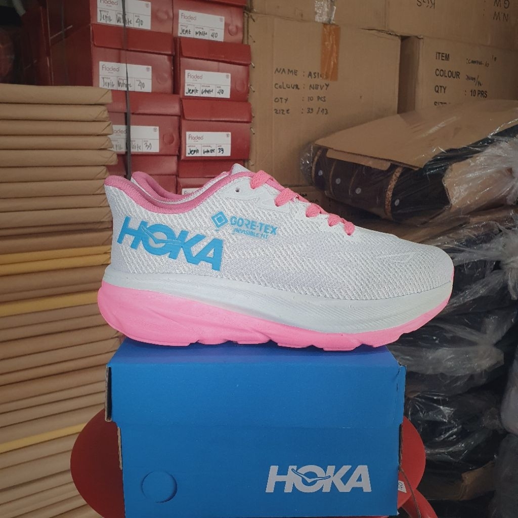 sepatu olahraga wanita.sepatu wanita.sepatu lari.sepatu putih.sepatu hoka.sepatu hoka wanita