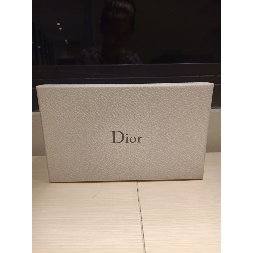 

preloved box dior