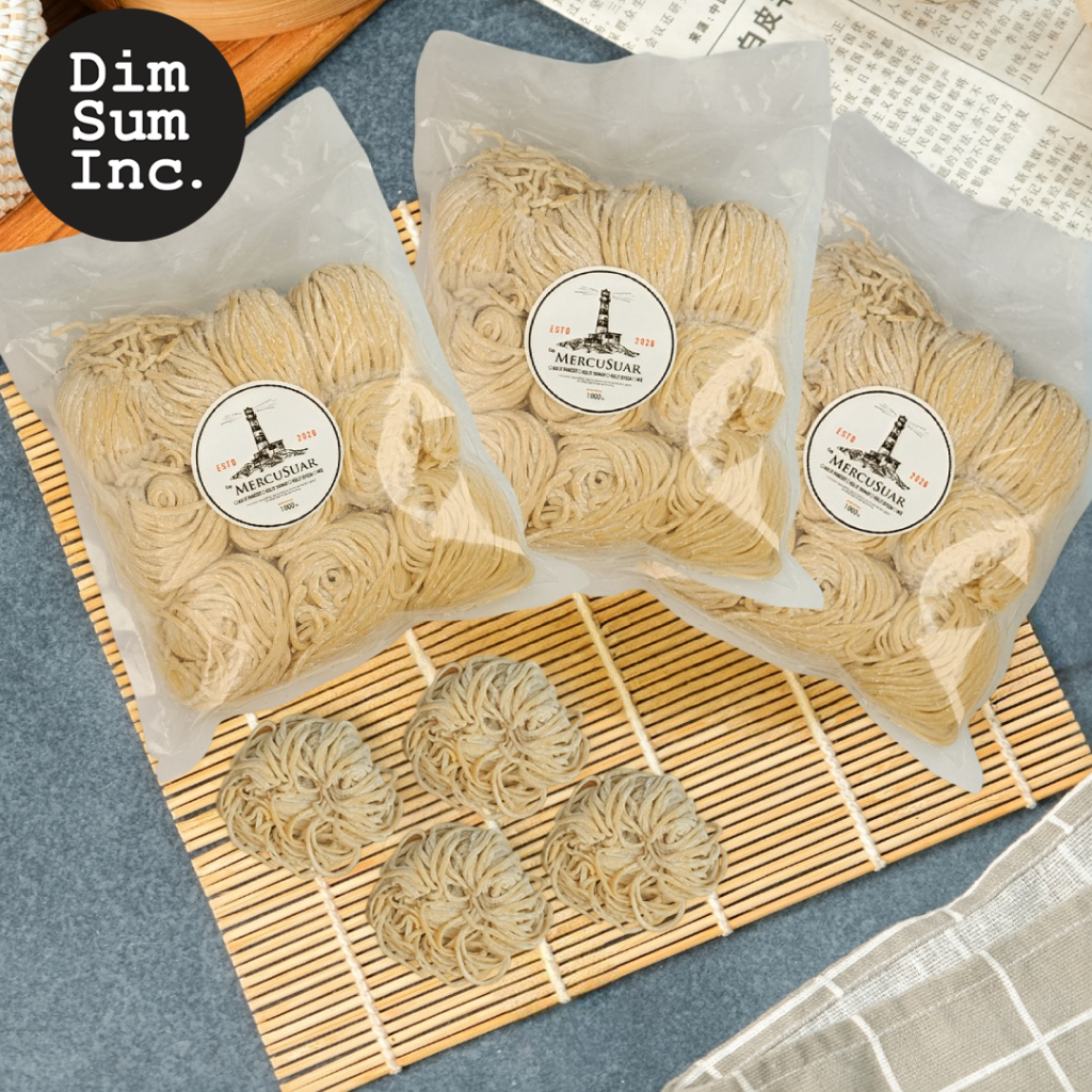 

BELI 3 LEBIH HEMAT - Bakmie Ayam / Bakmi Ayam / Mi Ayam / Mie Ayam / Bakmie / Bakmi / Mie Mentah Basah Premium Cap Mercusuar 1 Kg isi 10 Pcs by Dimsum Inc