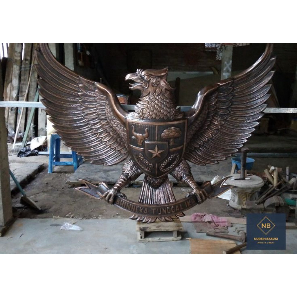 garuda ukir jati / ukiran garuda