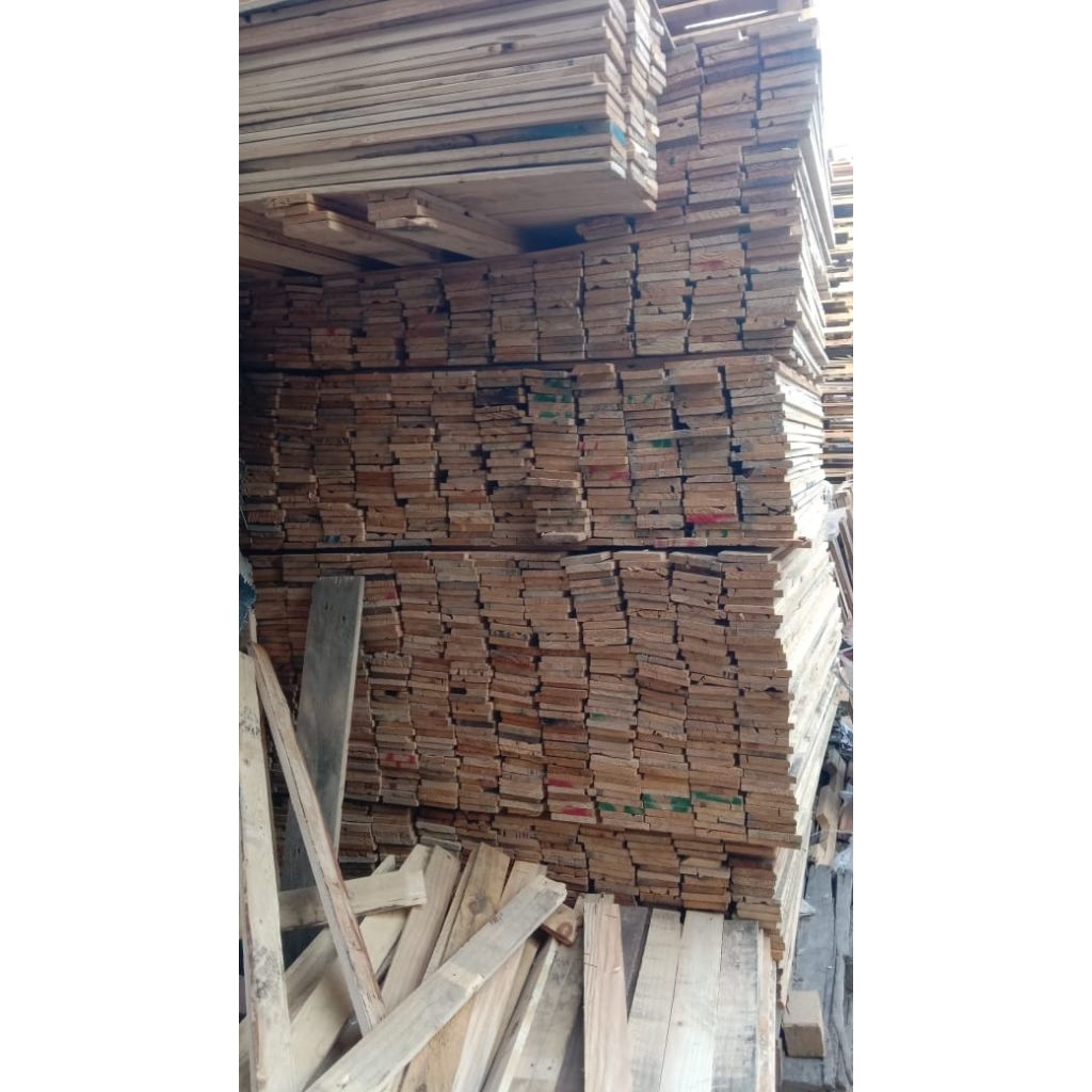 

papan kayu bekas bahan peti/packing