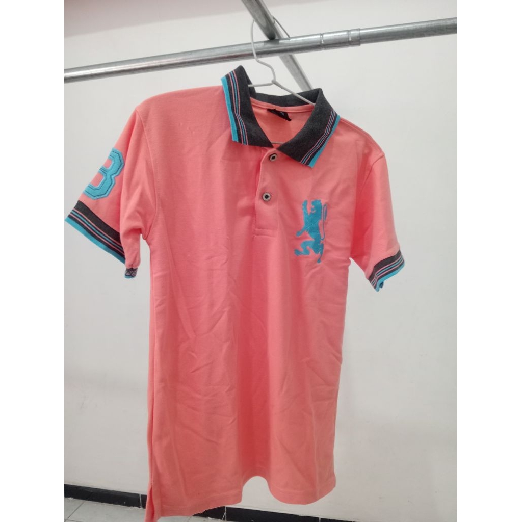 Baju berkerah laki warna pink preloved. Atasan pria. Baju polo laki