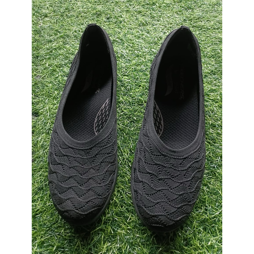 sepatu wanita skechers ukuran 38