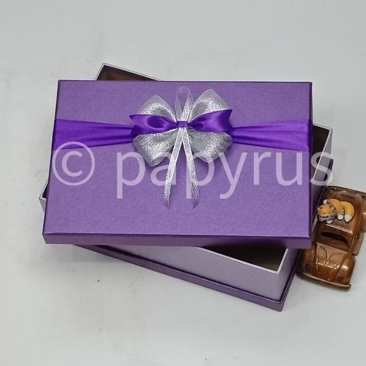 

PAPYRUS Sandwich 20x30 Tinggi 8cm Kotak Kado Gift Box Hardbox Hampers V1