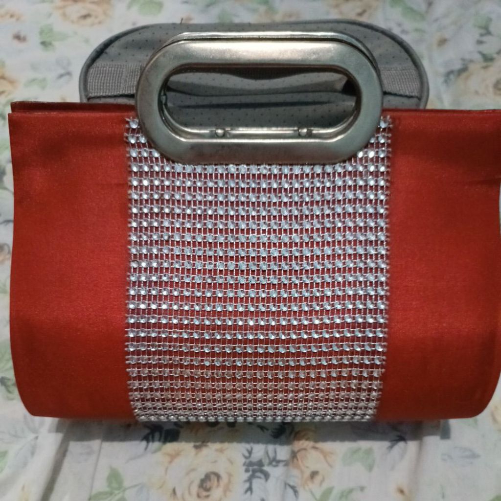 Preloved Tas Pesta