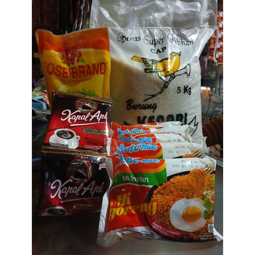 

paket sembako 5, beras,minyak,kopi kapal api,indomie goreng