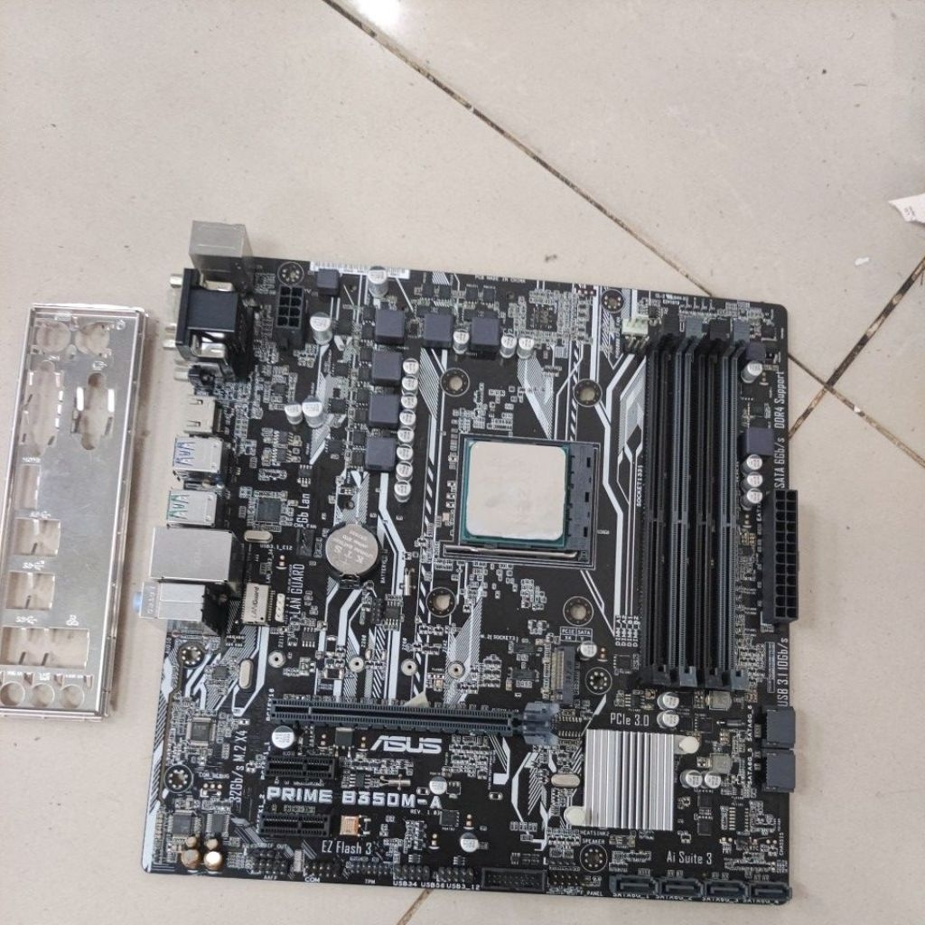 Asus prime b350m ddr4 + procsesor AMD ryzen 3 2200g