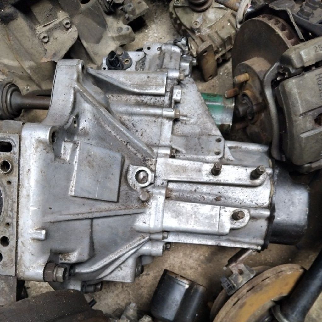 transmisi manual mazda familia original