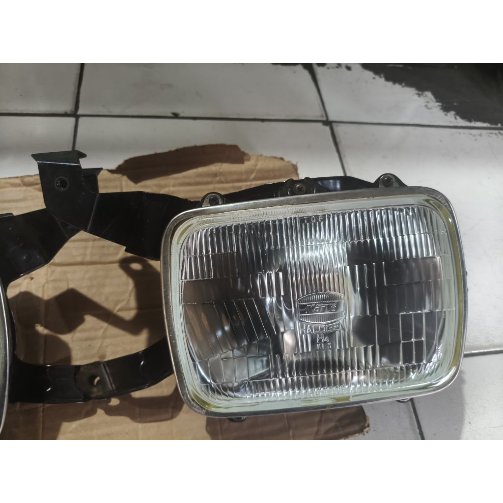 headlamp lampu depan kijang super carry L300 original Koito HALOGEN