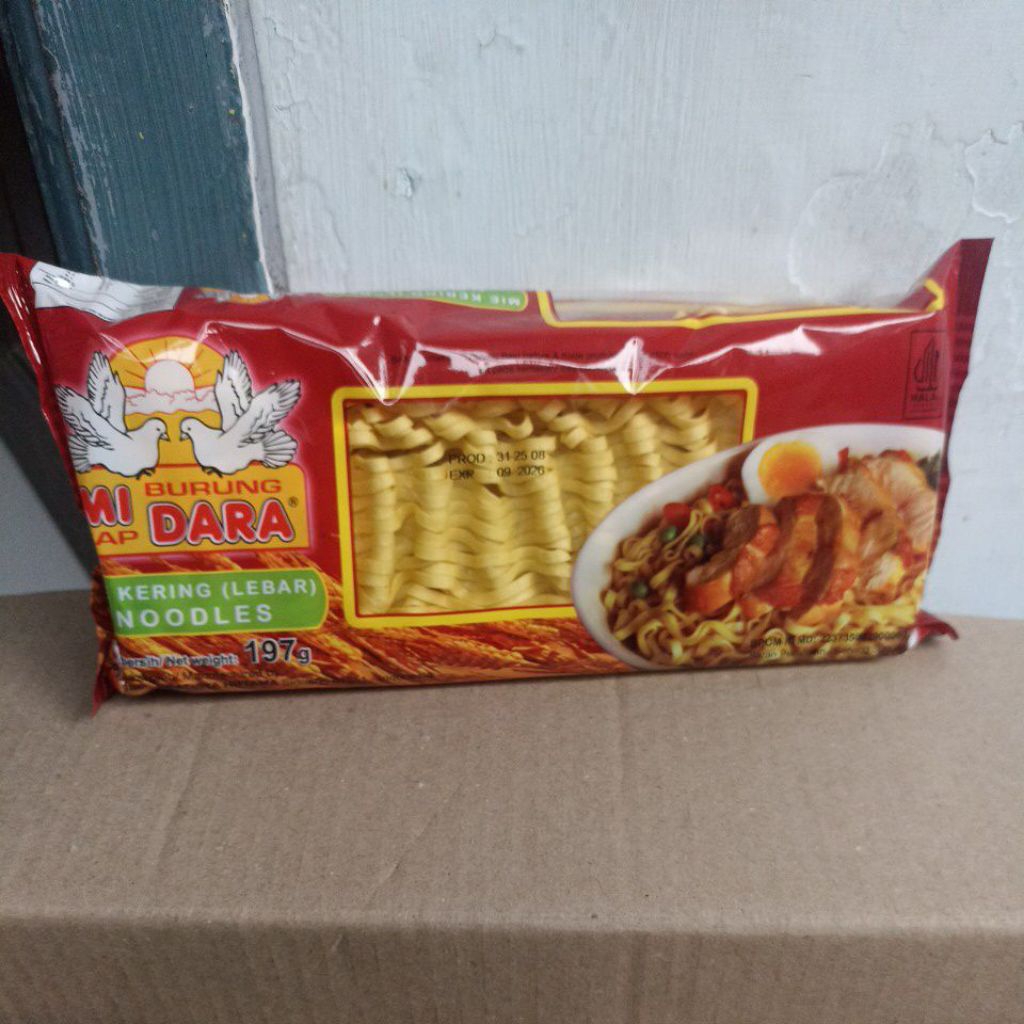 

Mie Kering Pipih cap Mie Burung Darah Isi 3 keping panjang Marom