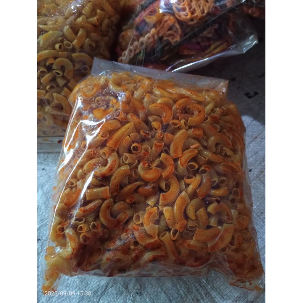 

SEBLAK KRIUK MAKARONI PEDAS DAUN JERUK