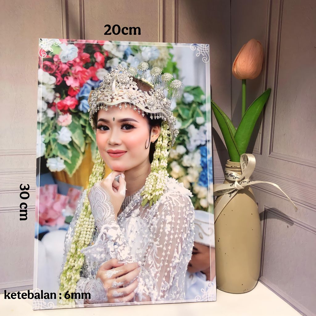 cetak foto kayu mdf, cetak foto bingkai kayu mdf poto kayu mdf foto prewedding  poto nikah  edit uku