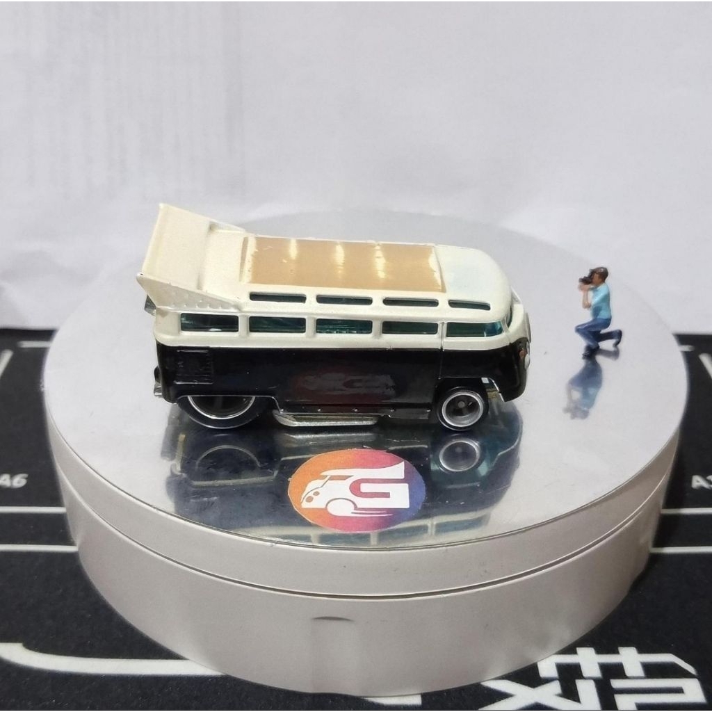 Hot wheels premium vw drag bus loose from phil garage series ( not mint )