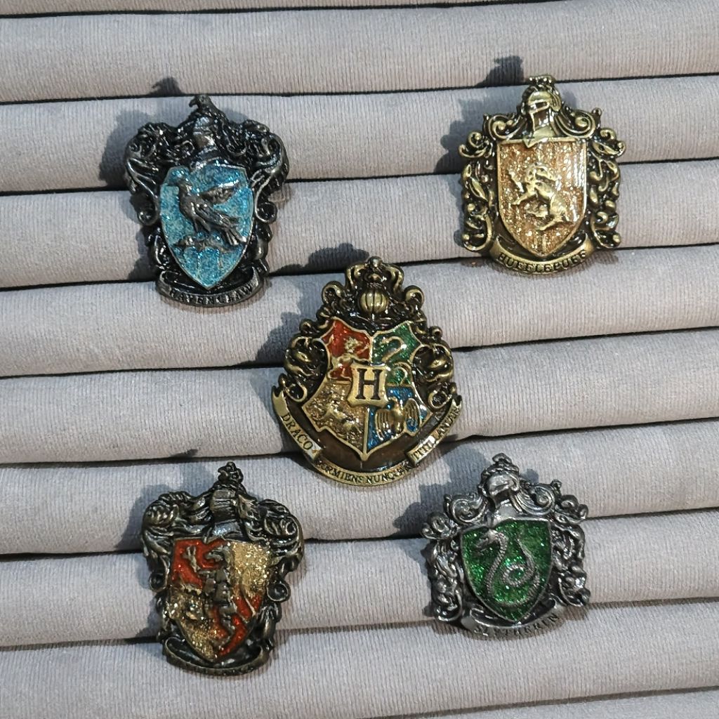 Harry Potter Edition Enamel Pin Harpot Stuff Lapel Slytherin Pin Hufflepuff Bros Ravenclaw Accessori