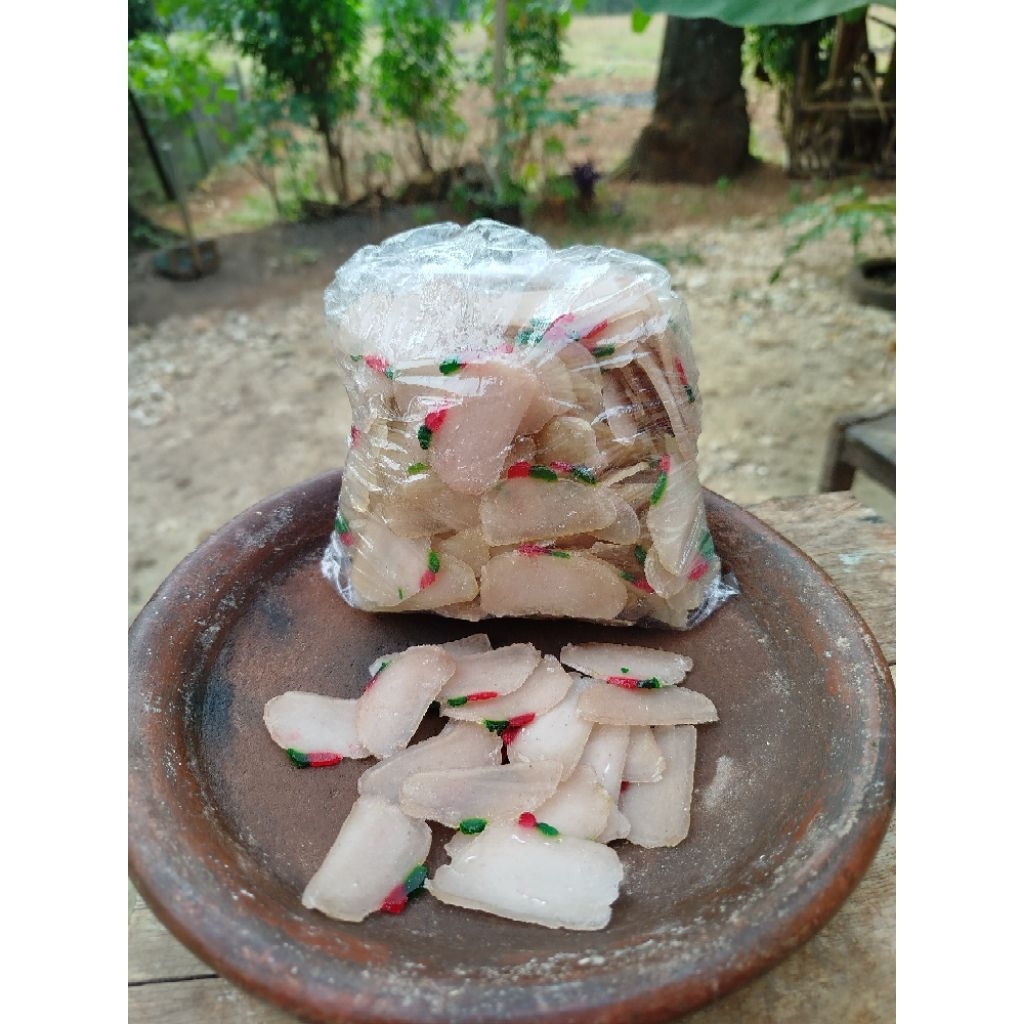 

krupuk ikan asli 100% halal terbuat dari ikan segar berat 50 g