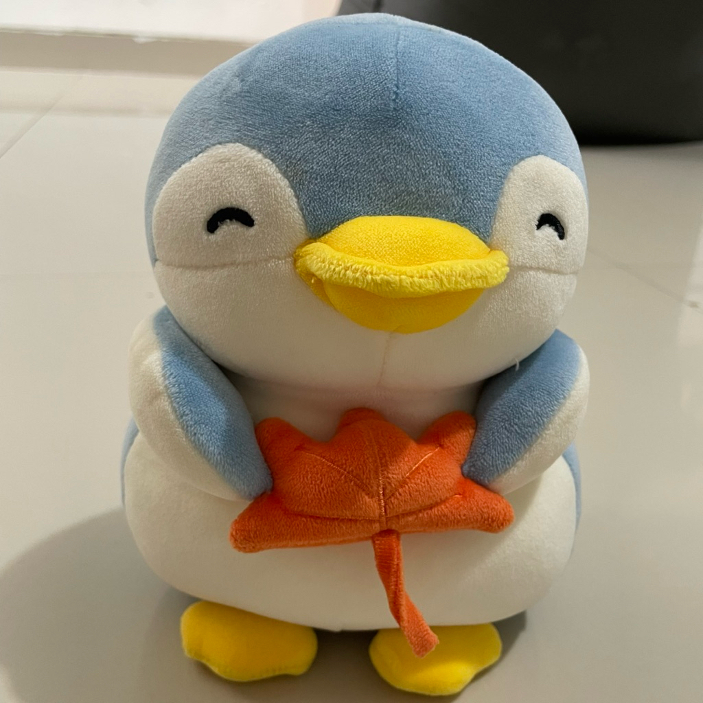 Preloved Miniso Boneka Pinguin Blue
