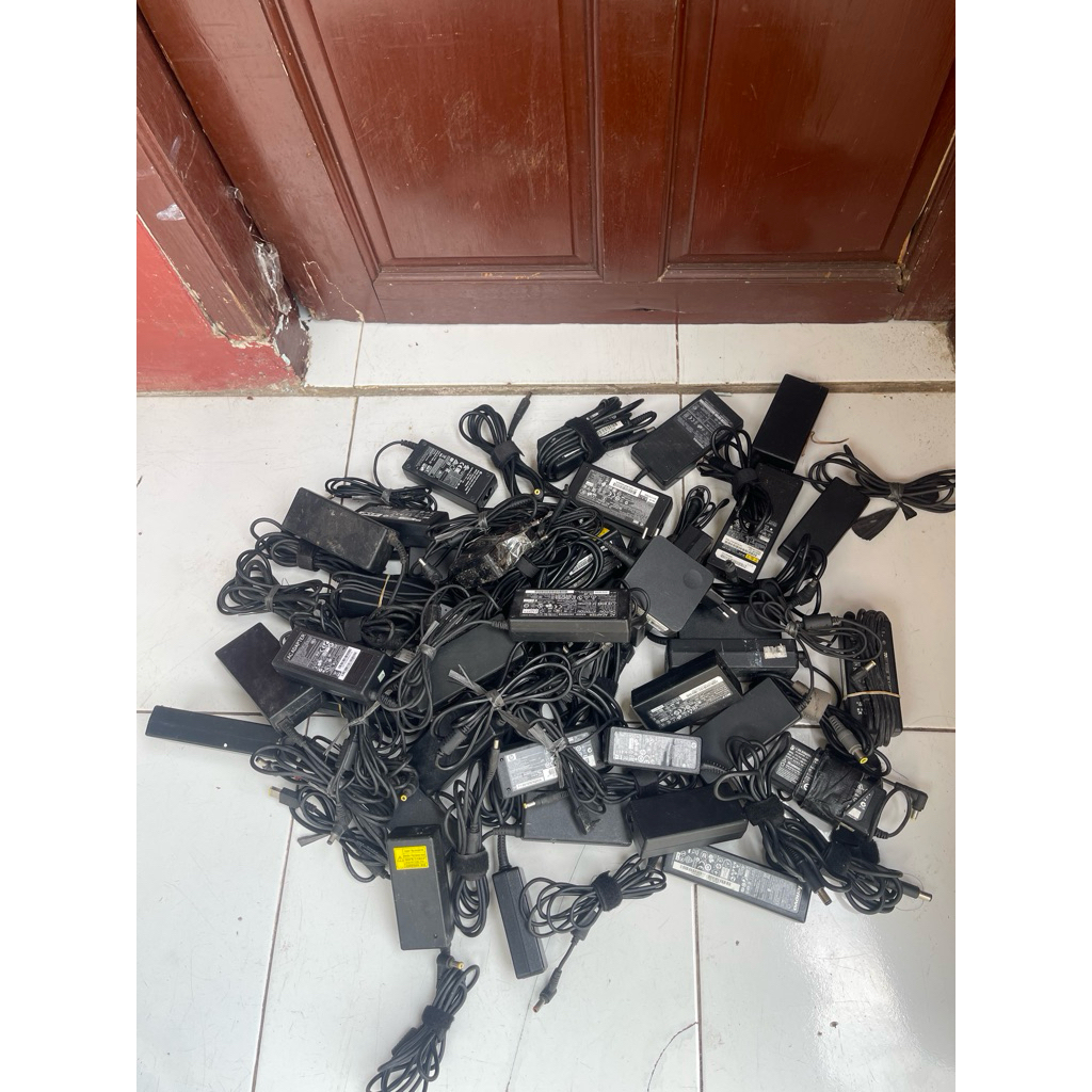 borongan adaptor laptor campur ada 41 senti di gambar dan video