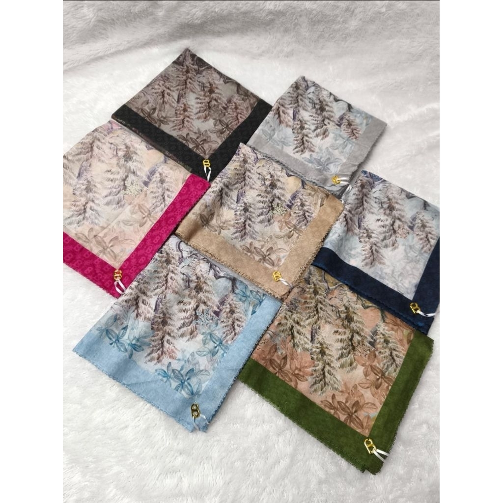 Buttonscarves Holiday Series