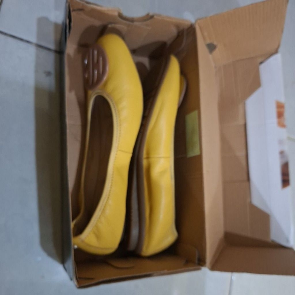 Sepatu hushpuppies samantha kuning PL uk 38