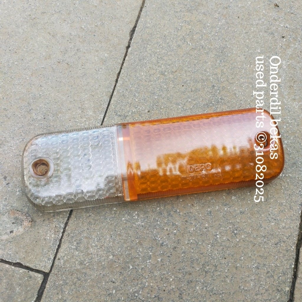 mika lampu bemper kanan Honda Accord prestige merk Depo