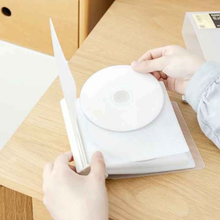 DAISO Holder Box Penyimpanan Kaset CD DVD Playstation DVD Box Casing DVD Case Kotak Kaset Penyimpana