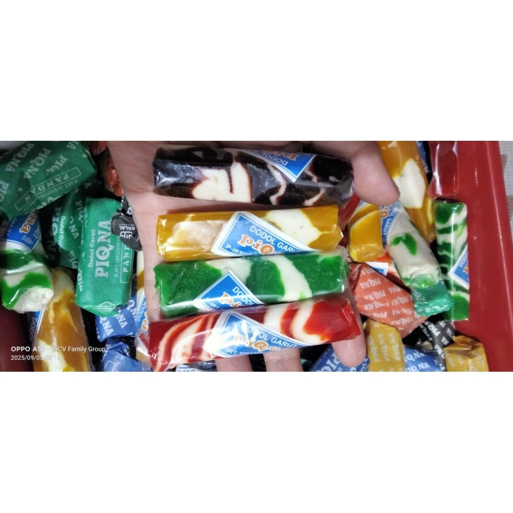 

Dodol Garut Zebra Dodol Garut Pelangi Campur Dodol Oleh Oleh Garut Dodol Warna Warni 500 gram