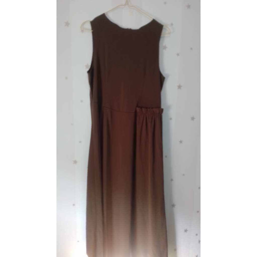 Preloved Wanita Dress warna hijau army Tanpa Lengan Midi Inner