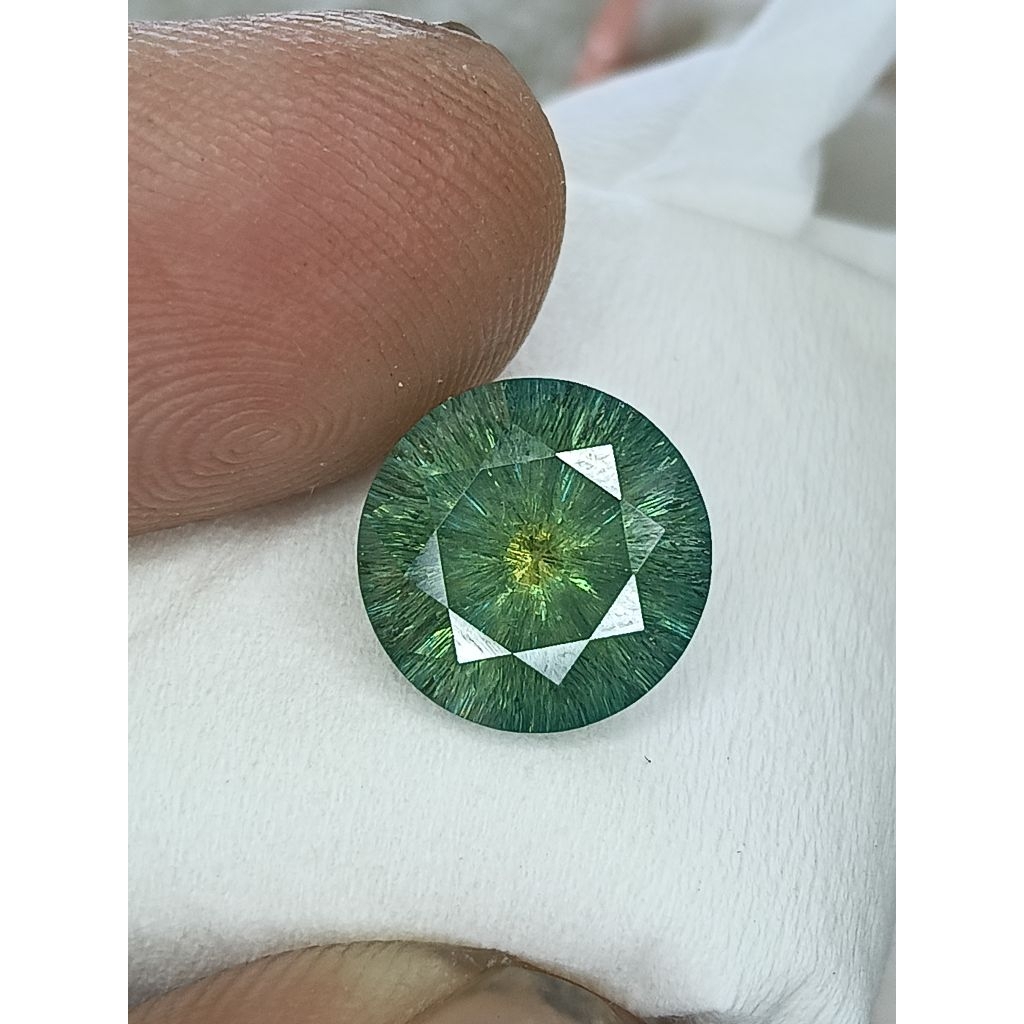 Natural diamond moissanite green
