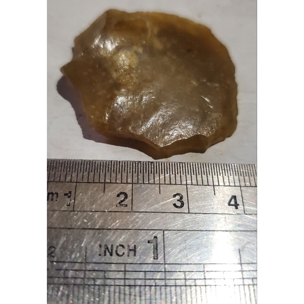 batu kampak serpih / alat serpih purba yang sangat mengkristal (sangat langka) temuan sungai